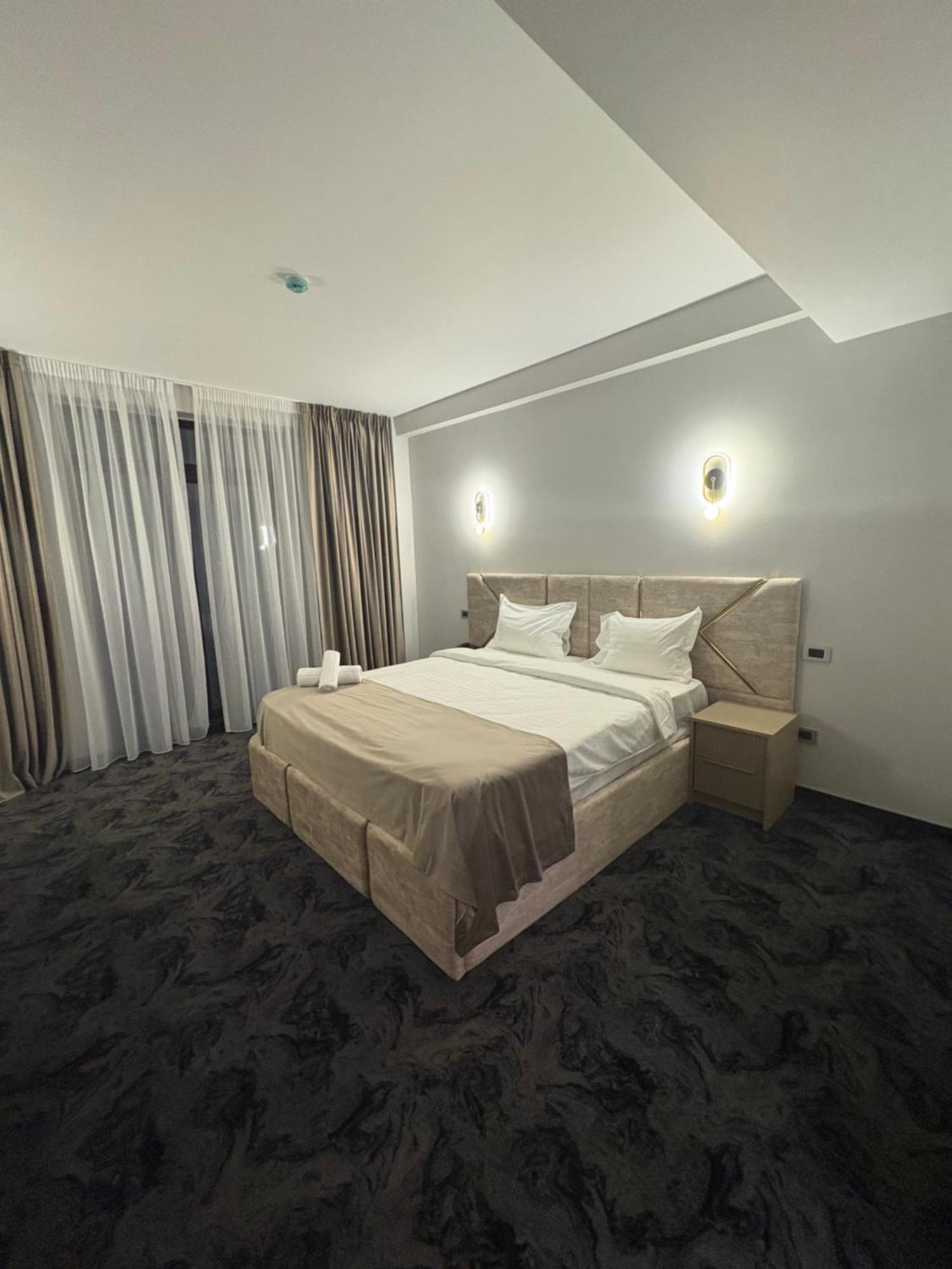 Black Tulip Hotel Dej Exterior photo
